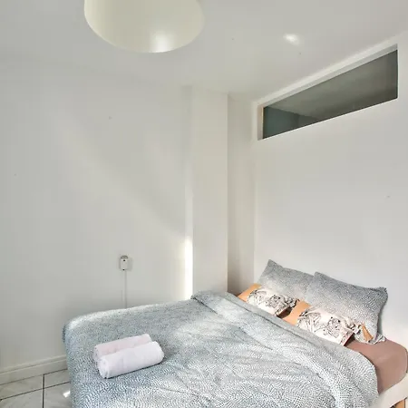 Chic And Spacious Apart Amaizing Terrace
