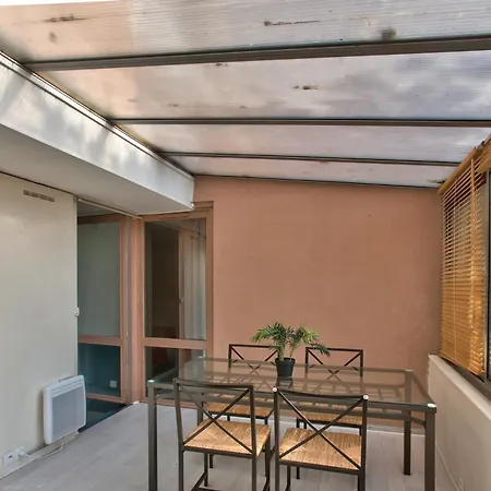 Chic And Spacious Apart Amaizing Terrace